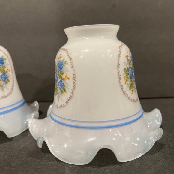 Pair Vintage Milk White Blue Floral Frosted Glass Light Lamp Shade Bell Ruffled - Picture 5 of 11